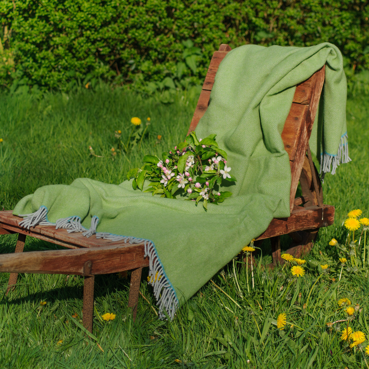 Schurwolldecke grün, Fischgrät – Die Wolldecke
