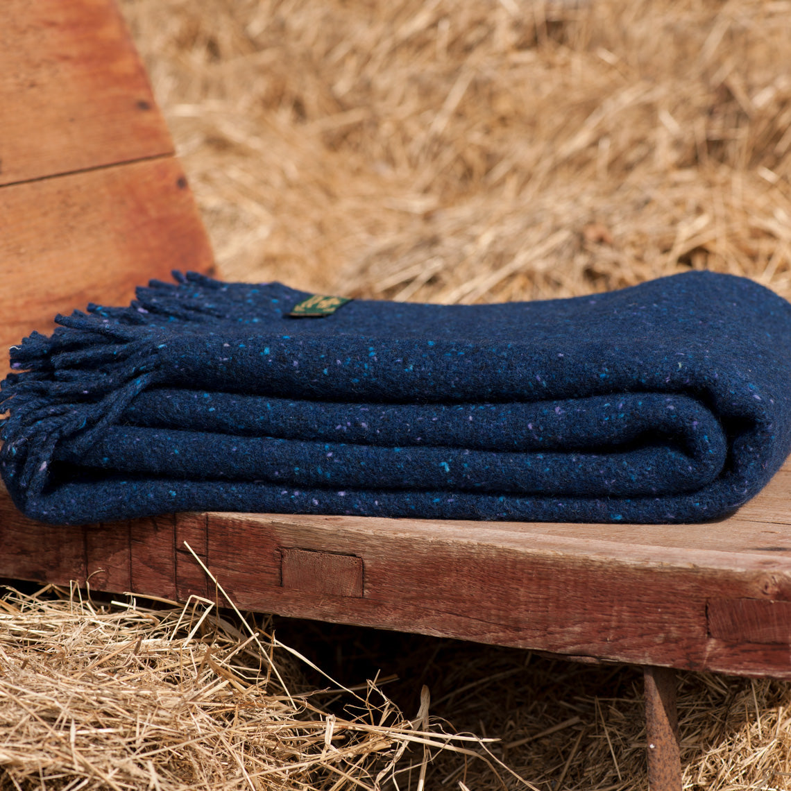 Handgewebte große Wolldecke, blau – Die Wolldecke