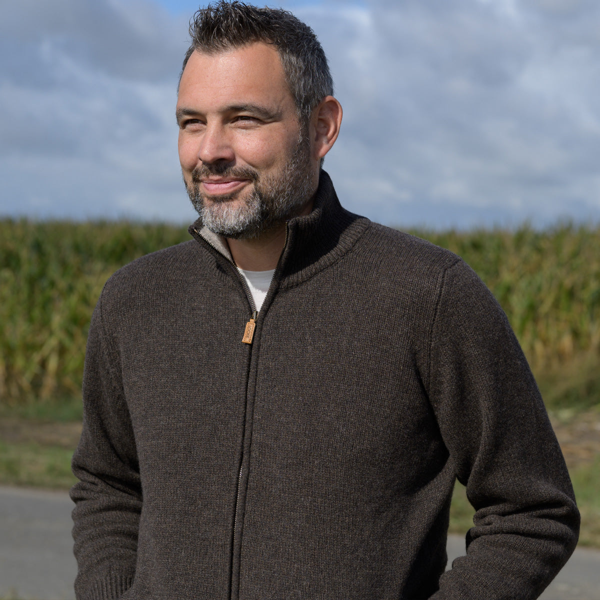 Herren-Strickjacke in Braun – Die Wolldecke