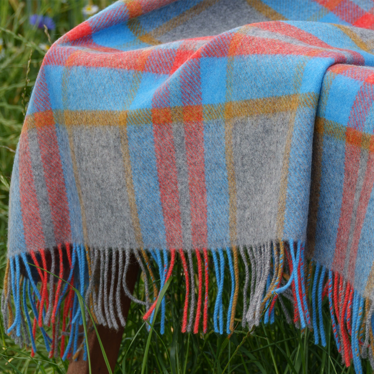 Glen Isla Decke Aus 100% Lammwolle 140x190 Cm – Kariert In Blau/Grau, Wasserabweisend & Antimikrobiell, Hergestellt In Schottland