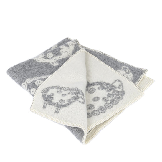 
                  
                    Kinderwagendecke aus Lammwolle "Das kleine Lamm"
                  
                