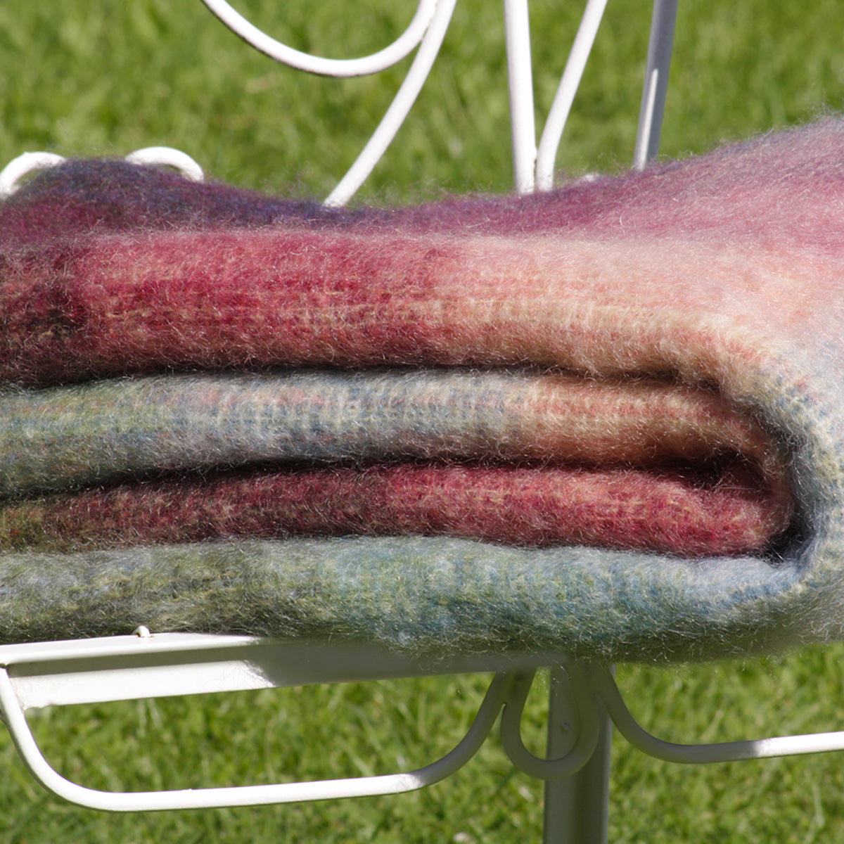 Detailaufnahme flauschiges Mohairgewebe John Hanly Decke, feine irische Handwerkskunst