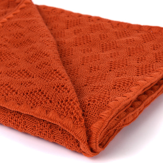 
                  
                    Daisy - Weiche gestrickte Woll-Babydecke aus Bio-Schurwolle
                  
                