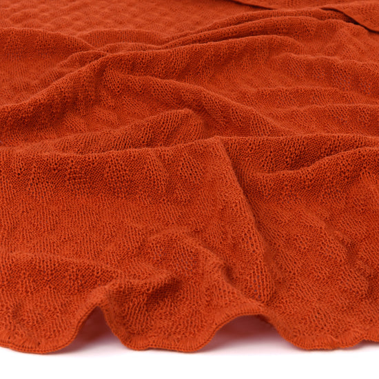 
                  
                    Daisy - Weiche gestrickte Woll-Babydecke aus Bio-Schurwolle
                  
                