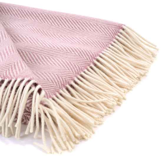 
                  
                    Lammwoll-Kaschmir-Decke "MAEVE"
                  
                