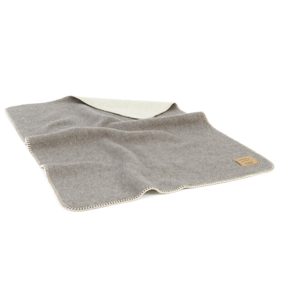 
                  
                    Kinderwagendecke aus Lammwolle "LUNA"
                  
                