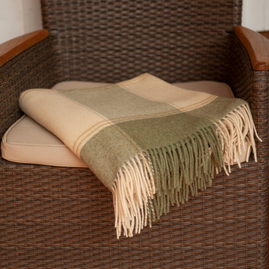 
                  
                    Elegante Landhausdecke mit feinem Streifen
                  
                