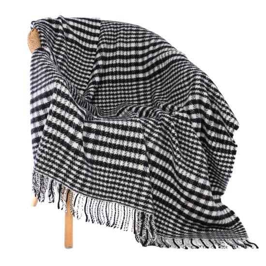 
                  
                    Wolldecke, Schwarz-Weiß
                  
                