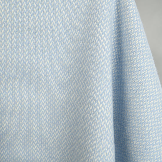 
                  
                    Kuschelweiche Babydecke - Baby Blue
                  
                