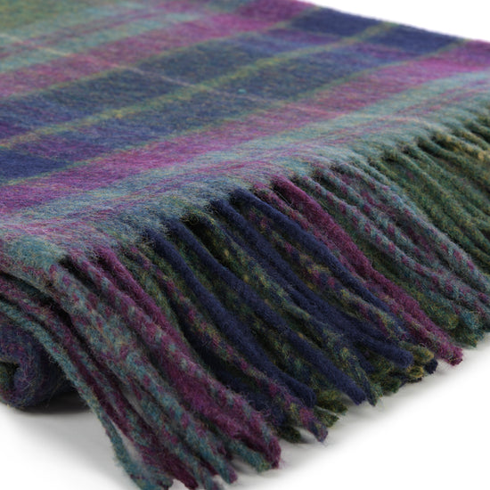 
                  
                    Lambswooldecke, grün kariert
                  
                