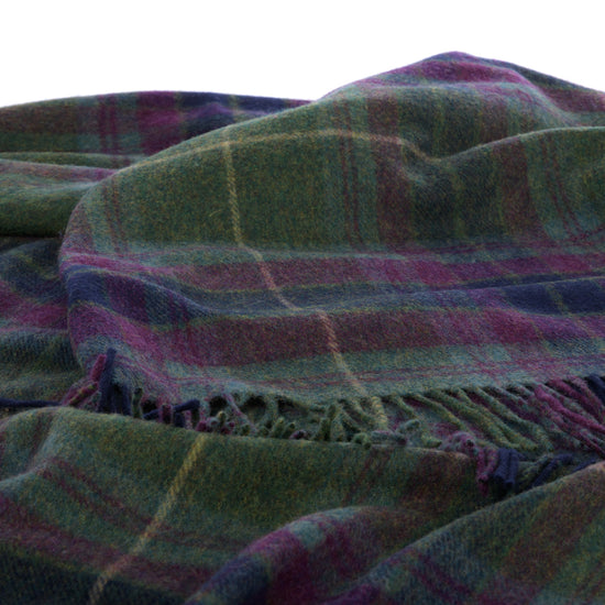 
                  
                    Lambswooldecke, grün kariert
                  
                