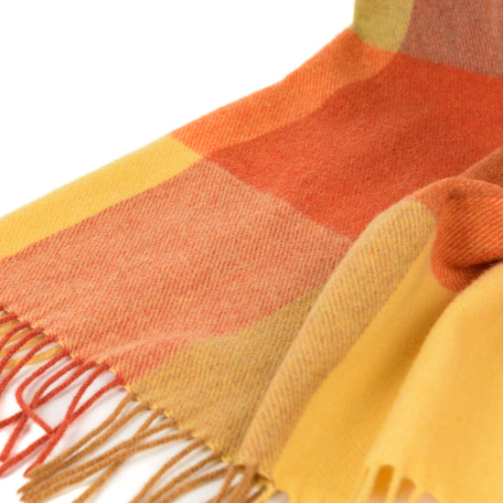 
                  
                    Farbenfrohe Lammwolldecke "CANDY"
                  
                