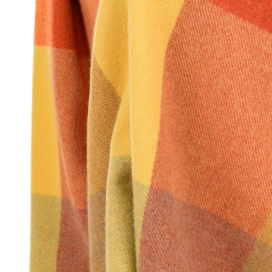 
                  
                    Farbenfrohe Lammwolldecke "CANDY"
                  
                