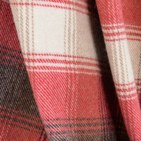 
                  
                    Lammwollplaid "NENAGH"
                  
                