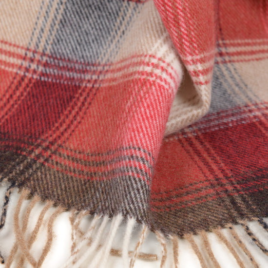 
                  
                    Lammwollplaid "NENAGH"
                  
                