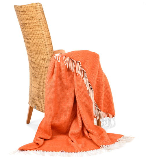 
                  
                    "Die Orange" - weiche Merino-/Kaschmirdecke
                  
                