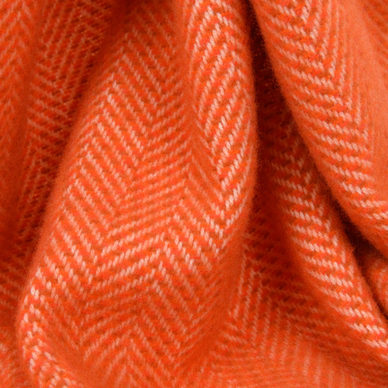 
                  
                    "Die Orange" - weiche Merino-/Kaschmirdecke
                  
                