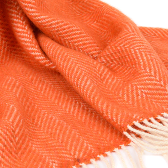 
                  
                    "Die Orange" - weiche Merino-/Kaschmirdecke
                  
                