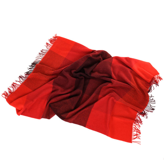 
                  
                    "Shades of Red" – weiche Wolldecke mit Kaschmir
                  
                