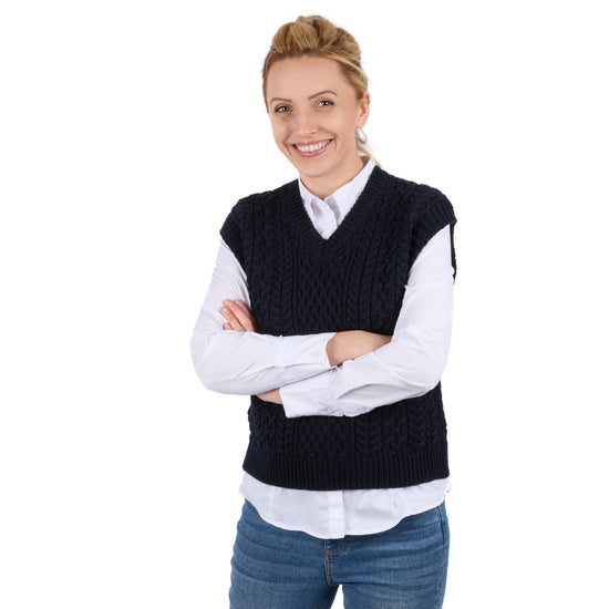 
                  
                    Kurzer Pullunder mit Zopfmuster
                  
                