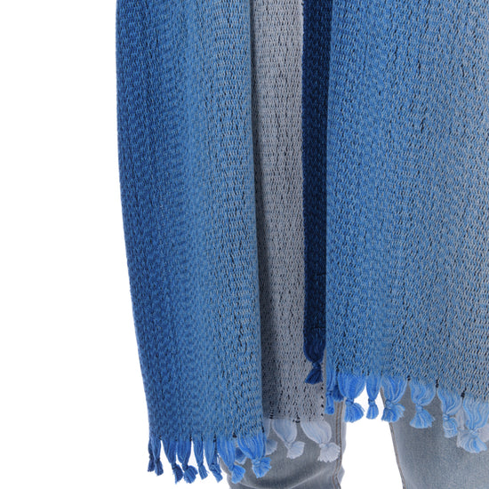 
                  
                    Gewebter Schal "Cosmo"
                  
                