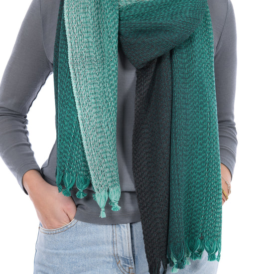 
                  
                    Gewebter Schal "Cosmo"
                  
                