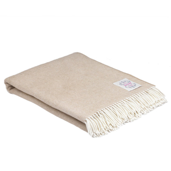 
                  
                    Wolldecke in feinem Fischgrätmuster
                  
                