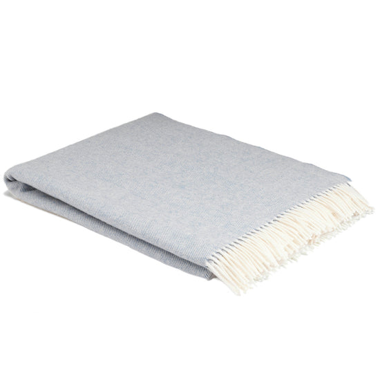 
                  
                    Wolldecke in feinem Fischgrätmuster
                  
                