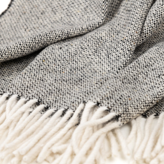 
                  
                    Schurwolldecke "ARDARA"
                  
                