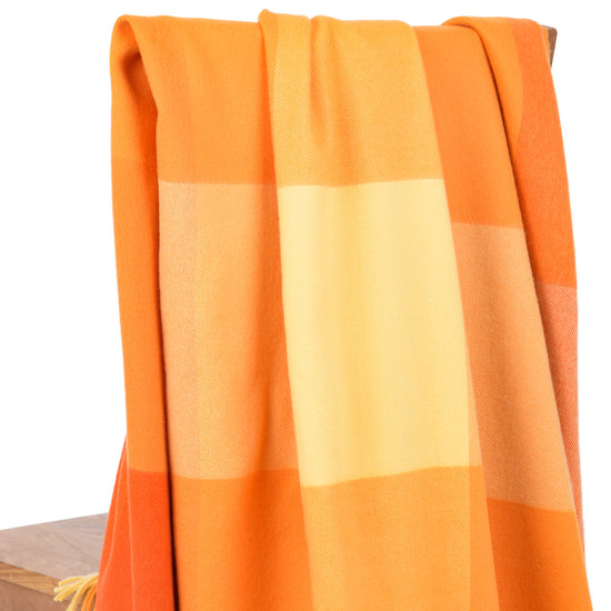 
                  
                    Lammwollplaid "Rubens" 140 x 190 cm, orange-gelb
                  
                