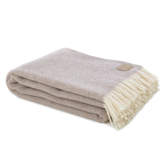 
                  
                    Schurwolldecke "Wetterstein"
                  
                