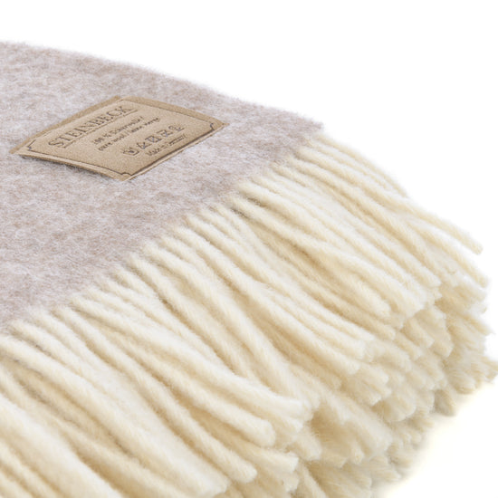 
                  
                    Schurwolldecke "Wetterstein"
                  
                