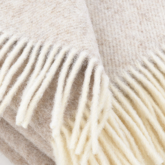 
                  
                    Schurwolldecke "Wetterstein"
                  
                