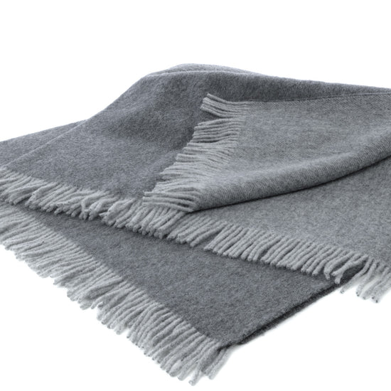 
                  
                    Schurwolldecke "Wetterstein"
                  
                