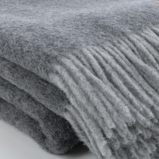 
                  
                    Schurwolldecke "Wetterstein"
                  
                