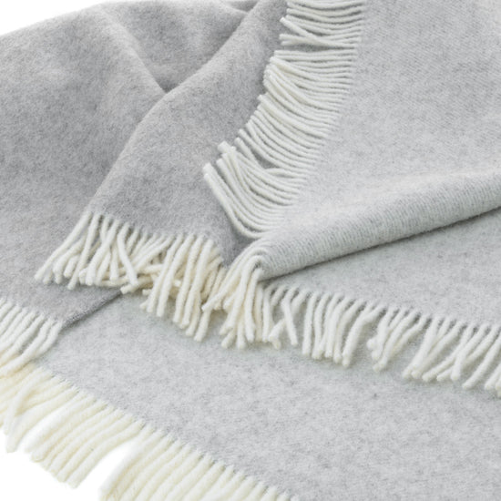 
                  
                    Schurwolldecke "Wetterstein"
                  
                