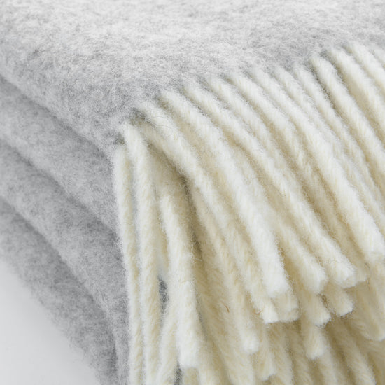 
                  
                    Schurwolldecke "Wetterstein"
                  
                