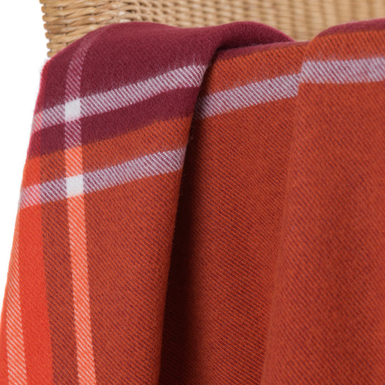 
                  
                    Buntes Lammwollplaid mit Streifen "Square", 140 x 190 cm
                  
                