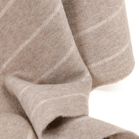 
                  
                    Feines Lammwollplaid "MILANO"
                  
                