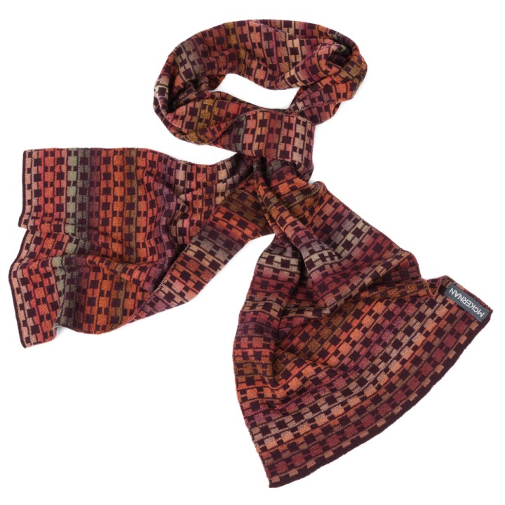 Schal mit Farbverlauf von McKernan aus Schurwolle (Merino) Shiraz